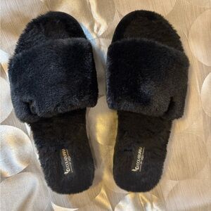 Koolaburra Black Plush Slide Slippers